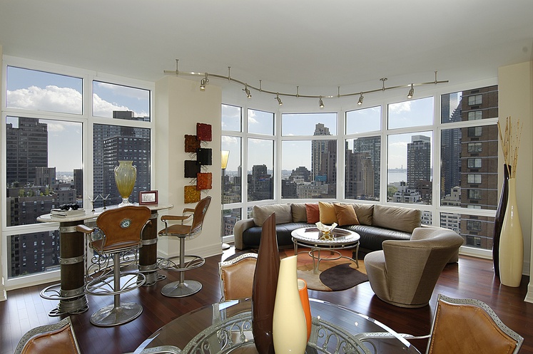The Milan, 300 East 55th Street photo